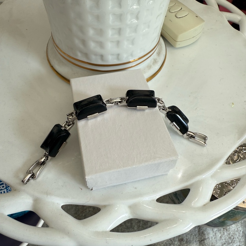 Vintage Sarah Coventry black thermoset bracelet